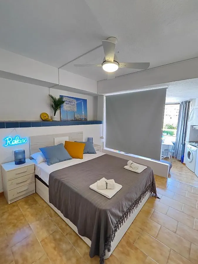Renovado, luminoso y confortable loft con piscina La Pineda Apartamento
